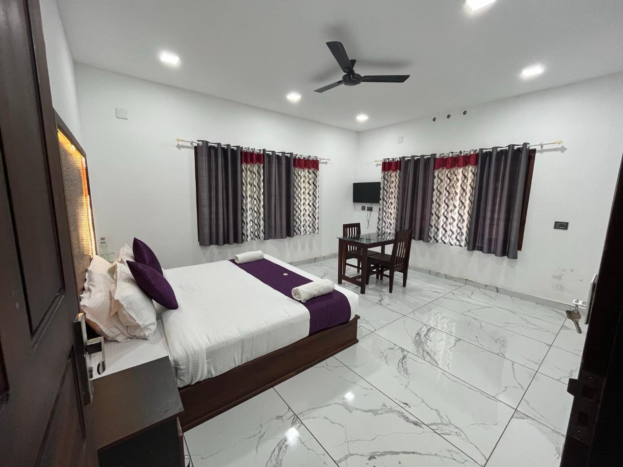 Mount Court Munnar Hotel Kültér fotó