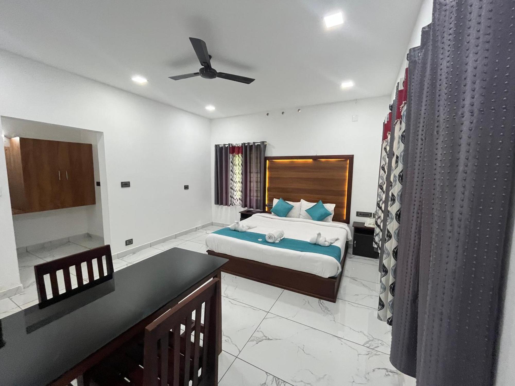 Mount Court Munnar Hotel Kültér fotó